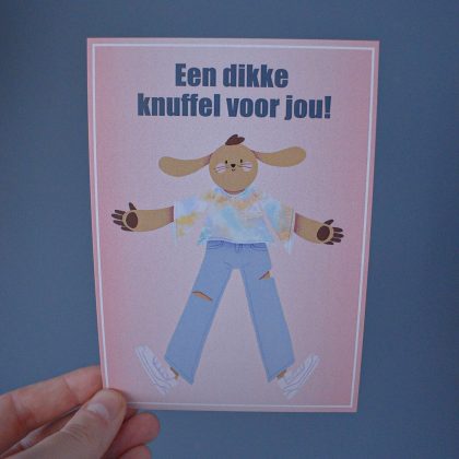"Een dikke knuffel voor jou!" Illustrated Postcard
